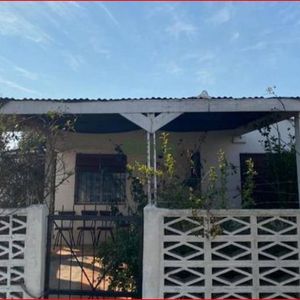 Venta De Casa En El Cerro Pelado, 2 Dormitorios, Baño, Cerca De Todo.