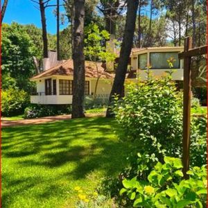 Alquiler De Casa En Solanas, 4 Dormitorios, 3 Baños, Piscina, Arbolado, Un Sueño.