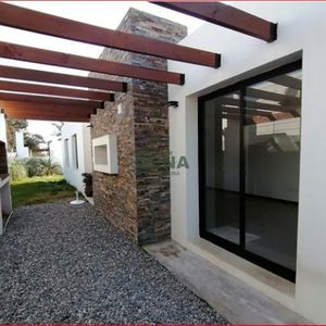 Venta De Casa En Valle DI Sorono, 2 Dormitorios, Baño, Lindo Lugar.