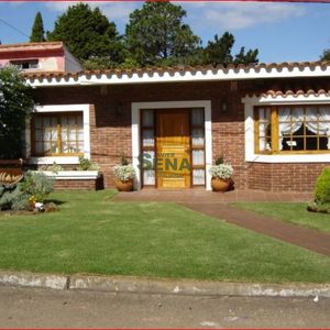 Venta De Casa En Mansa, 3 Dormitorio, 3 Baños, Cerca Del Mar, Muy Buen Chalet.