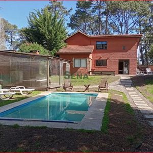 Alquiler Y Venta En La Mansa, 4 Dormitorios, 2 Baños, Piscina, Lindo Parque.