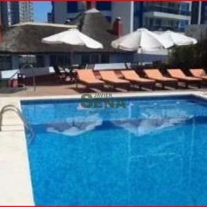 Venta De Apartamento En La Brava, 2 Dormitorios Y Medio, 3 Baños, Piscina, Servicios.