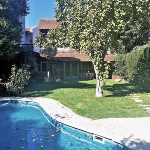 Alquiler De Casa En La Mansa, 5 Dormitorios, 3 Baños, Piscina, Parque, Cerca Del Mar.