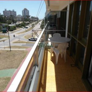 Alquiler De Apartamento En La Mansa, Mono Ambiente, Baño, Cerca De Todo.