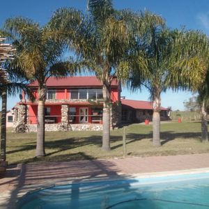 Venta De Chacra Zona Pueblo Eden, 4 Casas, Con 10 Dormitorios, 10 Baños, Piscina, Gran Parque.