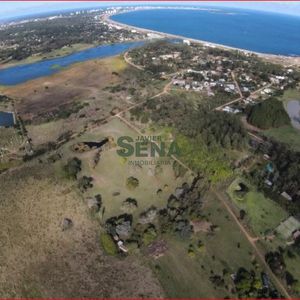 Venta De Lote En Punta De Piedras, 6000m2 De Tierra Muy Bien Ubicada.