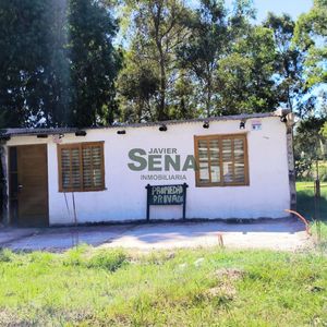 Alquiler De Casa En Maldonado, 2 Dormitorios, 1 Baño, Para Vivir Todo El Año.