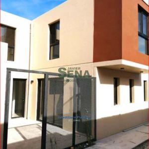 Venta De Casa En Carrasco, 2 Dormitorios, 2 Baños, En Carrasco