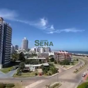 Alquiler De Apartamento En La Brava, De 2 Dormitorios 3 Baños, A Una Cuadra Del Mar Y 3 De Playa Mansa Con Todas Las Amenities.