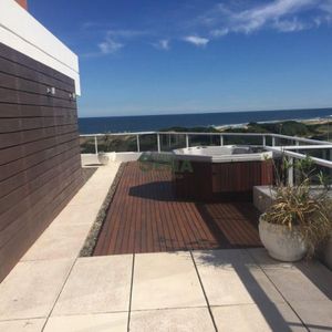 Venta De Amplisimo Penthouse, En 2 Plantas,  En La Brava Con Todas Las Comidades, Un Lujo, Más  Loft De 90 M2 De Uso Exclusivo.