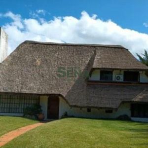 Venta De Casa 4 Dormitorios En Beverly Hills, 3 Baños, Buena Construccion.