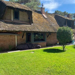Venta De Casa En Rincon Del Indio, 3 Dormitorios, 3 Baños, Cerca Del Mar.