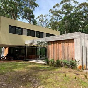 Venta De Casa Design Village Solanas, De 5 Dormitorios En Solanas Con Amenities