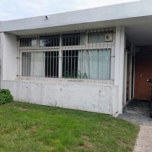 Venta De Casa En Cantegril De 3 Dorm, 2 Baños, Con Apartamento Al Fondo.