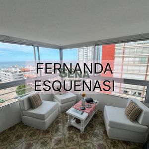 Venta De Apartamento En Peninsula, 2 Dormitorios Y Medio 3 Baños, Garaje.