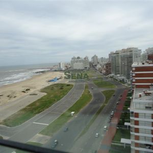 Alquiler En Brava, 3 Dormitorios, 2 Baños, Terraza, Gran Vista