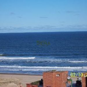 Alquiler De Apartamento En La Brava, 1 Dormitorio Y Medio, Linda Vista Con Todos Los Servicios.