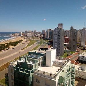 Alquiler Apartamento En La Brava,  2 Dormitorios, 2 Baños, Gran Vista Al Mar, Con Todos Los Servicios.