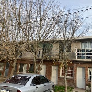 Alquiler En San Fernando, Planta Alta, 2 Dorm Y Medio, Baño, Patio-parrilla.