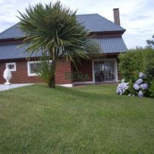Venta De Casa En Portezuelo, 3 Dormitorios, 3 Baños , A Pasos Del Mar.
