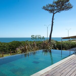 Venta De Casa En La Mansa, Chalet Frente Al Mar, Y 4 Pisos.