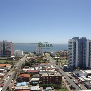 Alquiler Y Venta De Apartamento En La Brava, 3 Dormitorios, 2 Baños, Con Todos Los Servicios, Gran Vista Mansa Y Brava