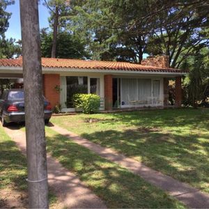 Venta Y Alquiler En La Mansa, 4 Dormitorios, 3 Baños, Cerca Del Mar