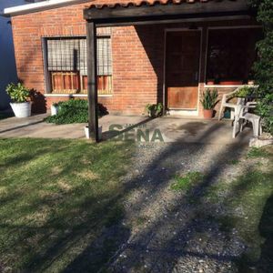 Venta De Casa En Maldonado Centro, 3 Casas En Permuta.