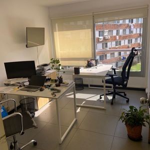 Alquiler De Oficina , Ubicada A Metros De La Zona Wtc