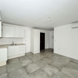 Alquiler 1 Dormitorio Al Frente, En La Comercial