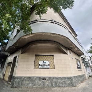 Venta Casa De 3 Dormitorios En Brazo Oriental + Terreno