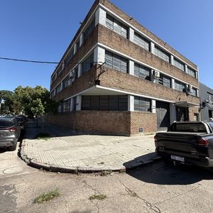 Alquiler Local Deposito Guaviyu Y Pedernal