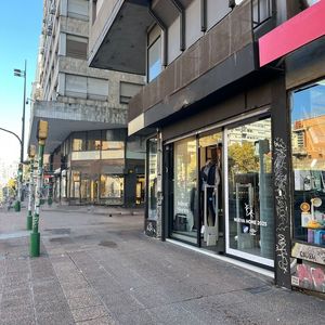 Venta Local Comercial 18 De Julio Y Ejido En El Con Renta
