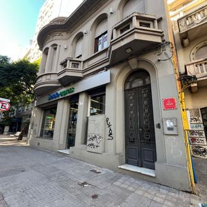 Venta Local 18 De Julio Con Renta En Cordón