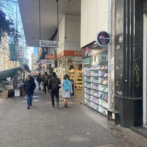 Venta  Local Comercial 18 De Julio Entre Rio Negro Y Paraguay. Con Renta