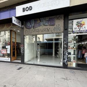 Alquiler Local Comercial Sobre 18 De Julio Esquina Vázquez. Centro