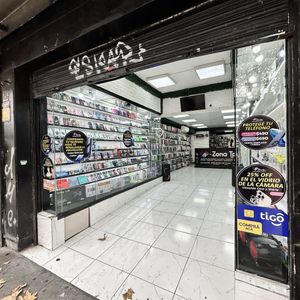 Local Comercial En Venta Con Renta Sobre Av 8 De Octubre