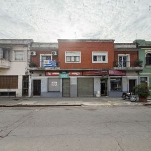 2 Locales Comerciales Y Deposito En Venta