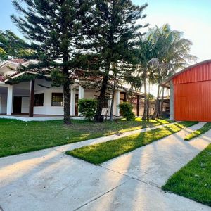 Casa + Galpon En Anticretico O Venta