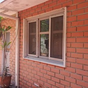 ¡oportunidad De Inversion! Casa En Venta En Buena Zona De Scz.