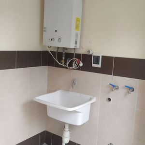 Departamento En Anticretico, Vacío Cerca A La Rotonda Del Vergel En Irpavi.