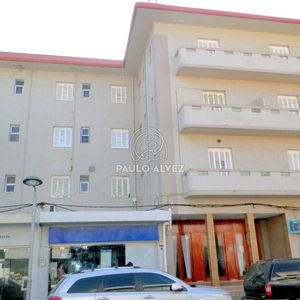 Apartamento, Ubicado En El Centro De Piriápolis A Tan Solo 100 Metros Del Mar. Apartamento Reciclado Por Dos Monos Ambientes.