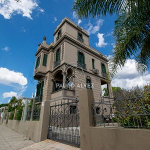 Excelente Chalet A 200 Metros Del Mar. Onstruido En 1912 Por Don Francisco Piria, Con Alto Valor Patrimonial En Nuestro Balneario,