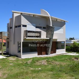 Dahlia Ll- A Metros Del Mar, Ideal Para Los Que Buscan Invertir En Una Zona Tranquila Y Agradable
