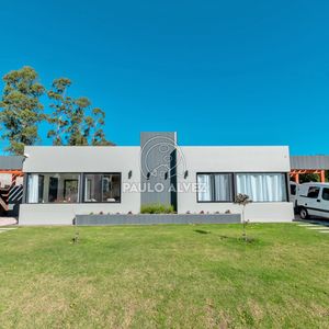 Aloja L - Entorno Sereno Todo El Año, Se Encuentra En Barrio Medanos, Zona En Constante Crecimiento, A Metros Del Mar Y A Minutos Del Centro De Piriáp