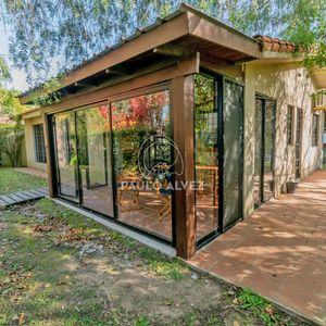 Moulinsart. Propiedad En Venta En Balneario Solis, Zona Serena, Con Casas De Gran Porte A Su Al Rededor. Un Lugar Ideal Para Vivir Todo El Año