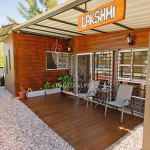 Lakshimi- Propiedad En Alquiler Temporal, En Balneario Playa Verde. Cuenta Con Piscina Climatizada.