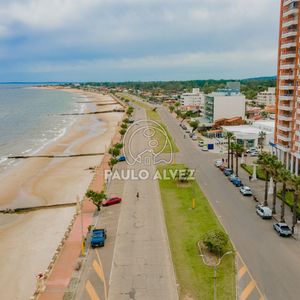 Olas Doradas - Local Comercial A La Venta, Importante Oportunidad; Frente Al Mar, Sobre La Rambla.