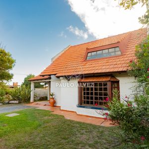 Casa En Venta En Playa Hermosa-piriápolis. 3 Dormitorios 2 Baños, Inmejorable Ubicación
