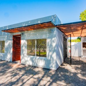 Diefe 1 - Casa En Venta En Piriápolis, A Estrenar, Dos Dormitorios, Un Baño. Parrillero Cubierto.